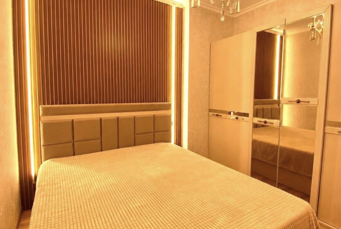 Four room apartment in old Batumi