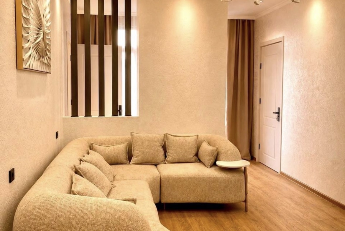 Four room apartment in old Batumi