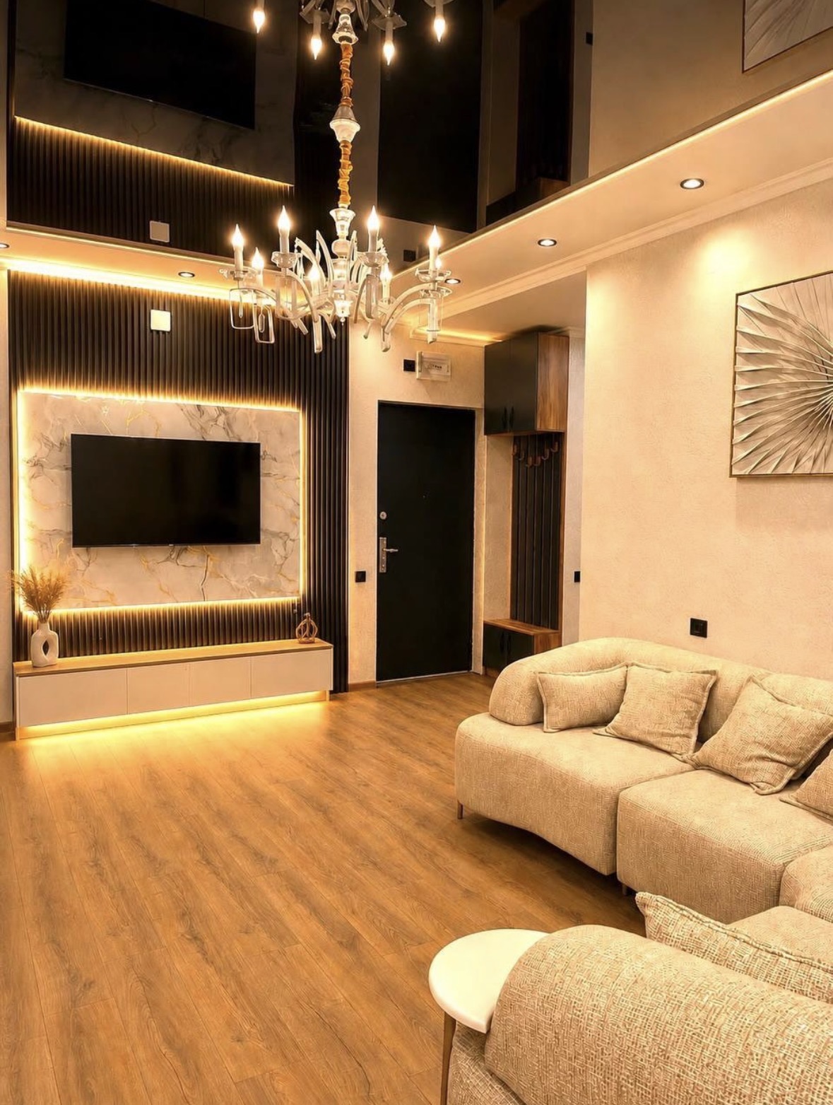 Screenshot Four room apartment in old Batumi