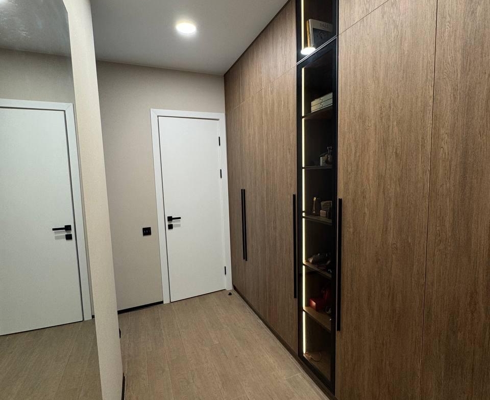 Three room apartment in Black sea towers