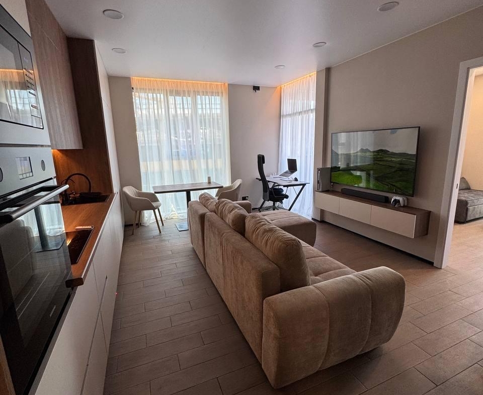 Three room apartment in Black sea towers