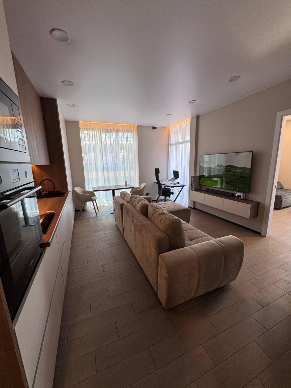 Three room apartment in Black sea towers
