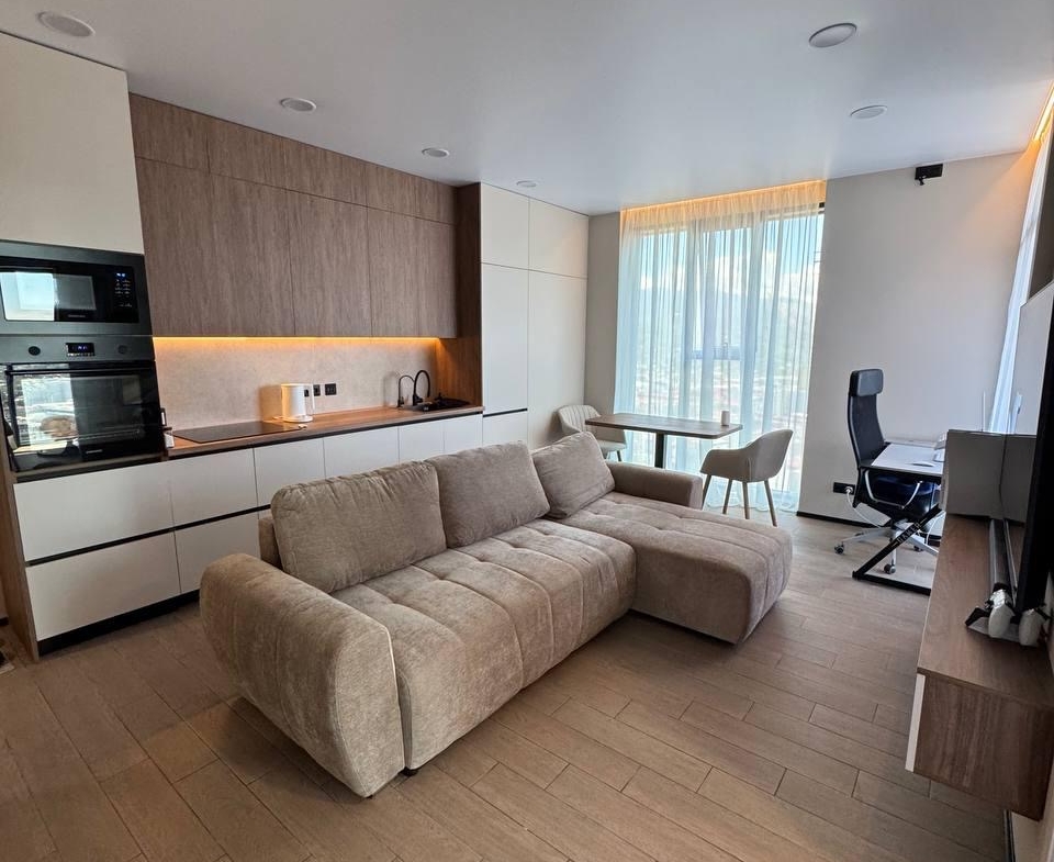 Three room apartment in Black sea towers