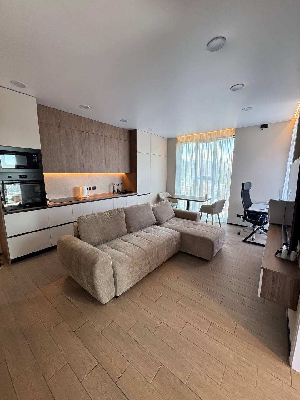 Three room apartment in Black sea towers