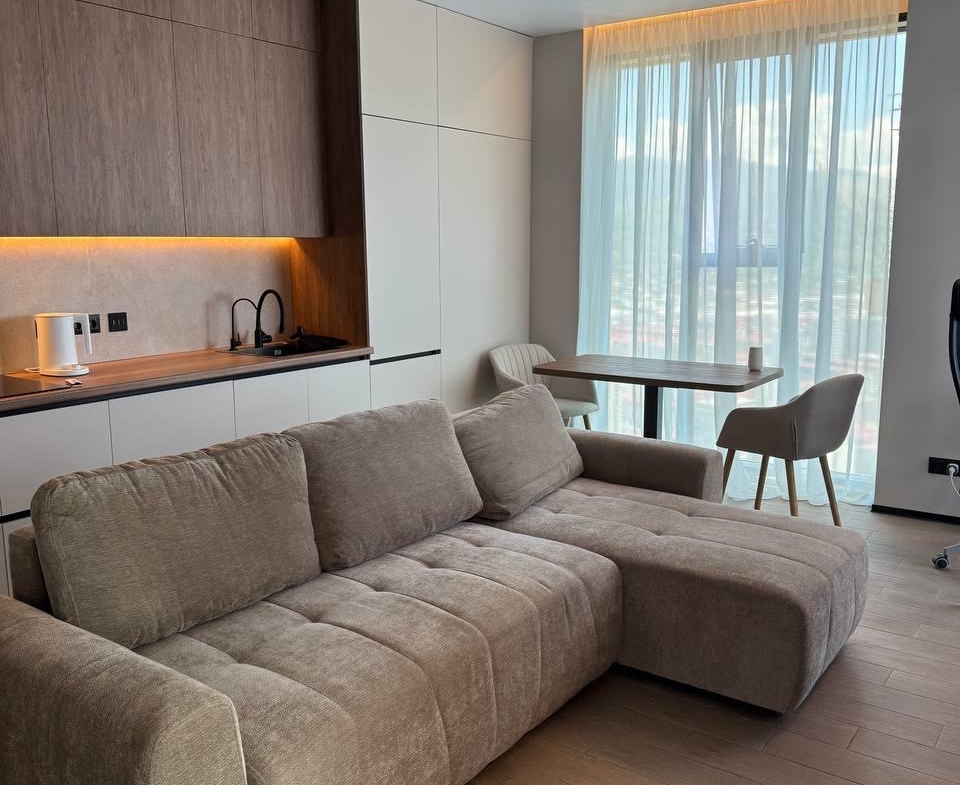 Three room apartment in Black sea towers