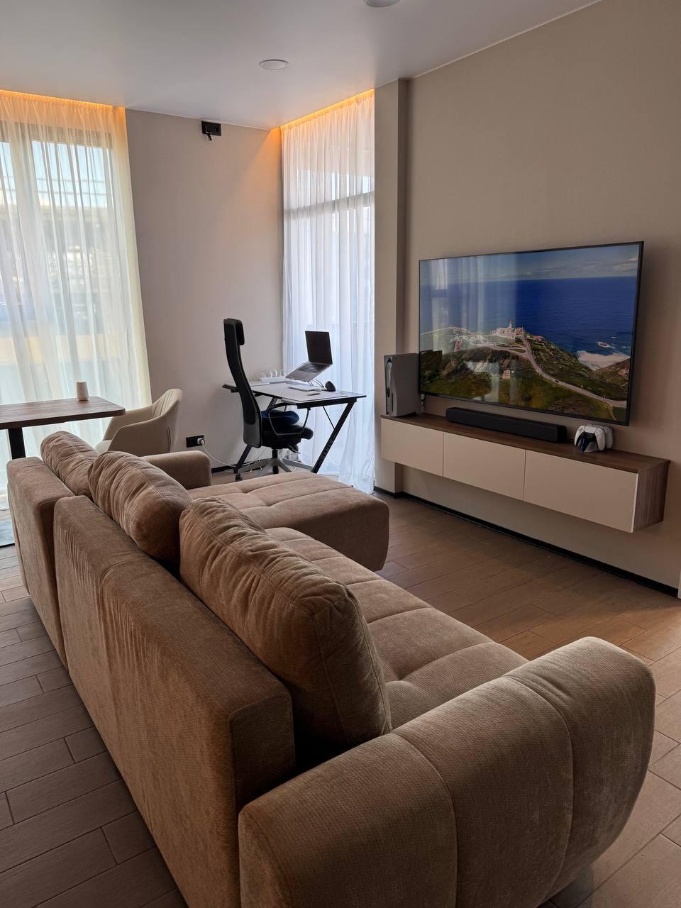 Three room apartment in Black sea towers