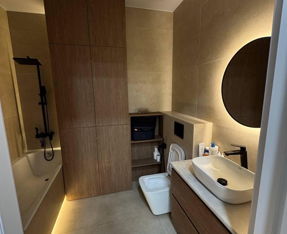 Three room apartment in Black sea towers