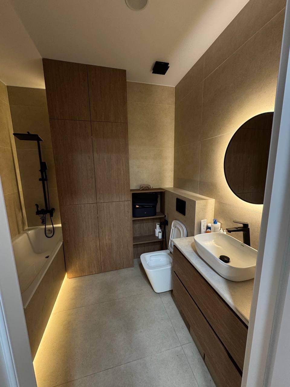 Three room apartment in Black sea towers
