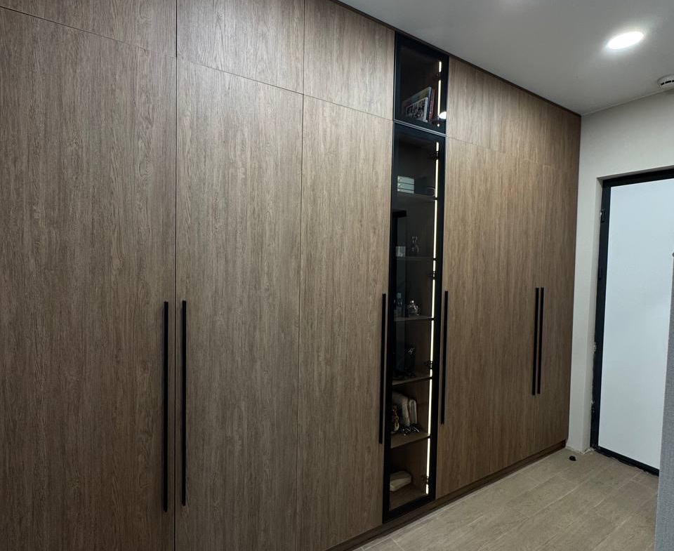 Three room apartment in Black sea towers