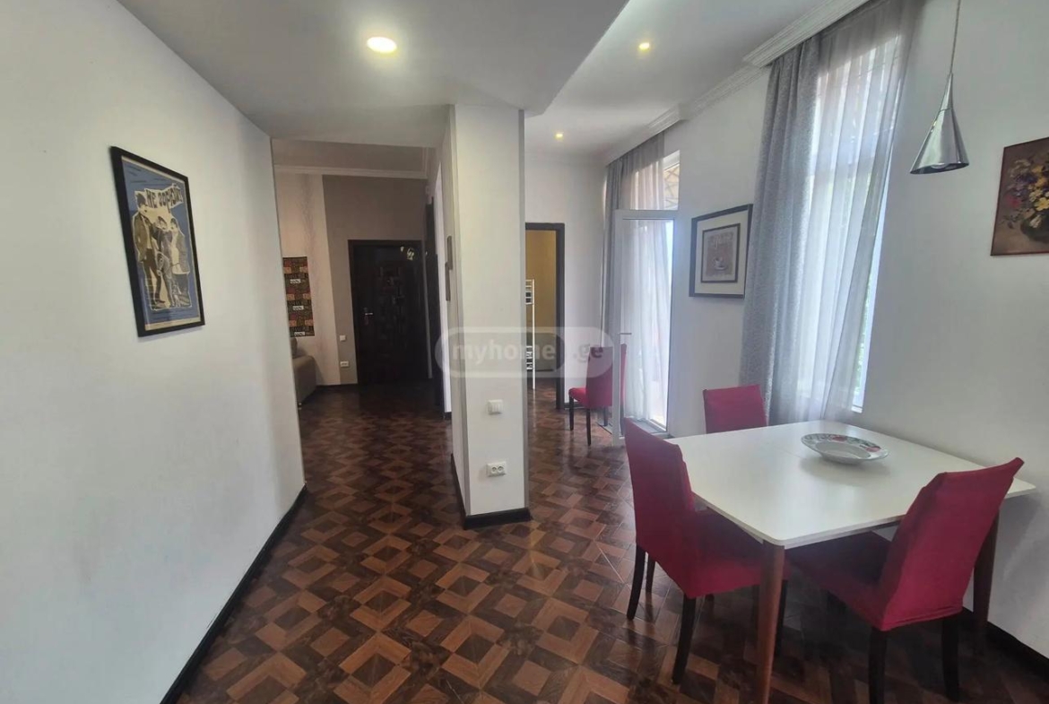 Three room apartment on Jordania street