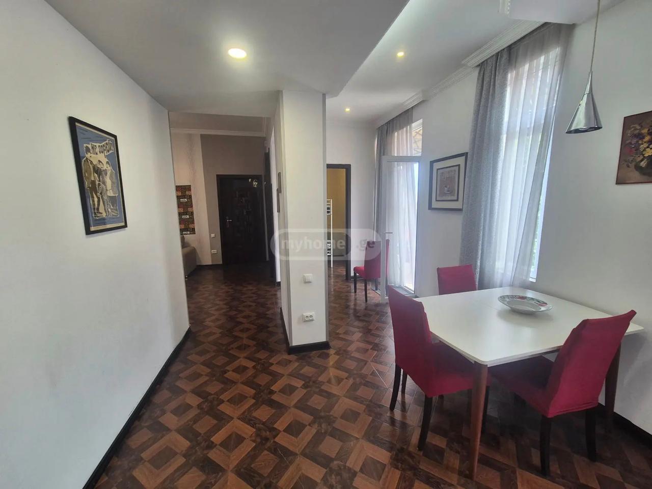 Three room apartment on Jordania street