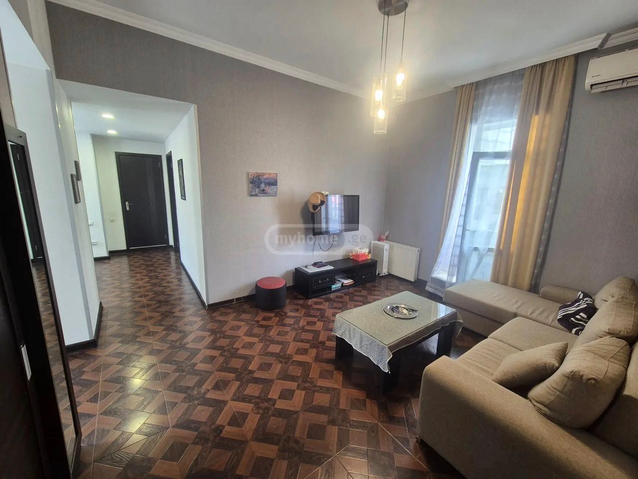 Three room apartment on Jordania street