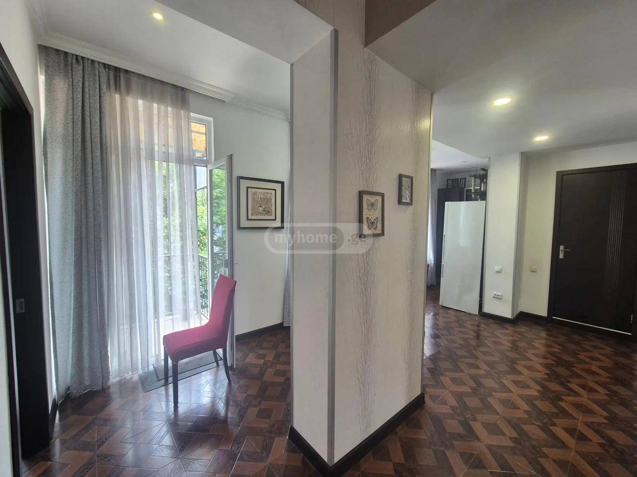 Three room apartment on Jordania street