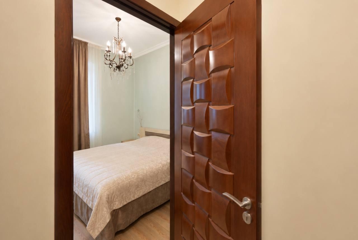 Two room apartment on Rustaveli avenue, Bern