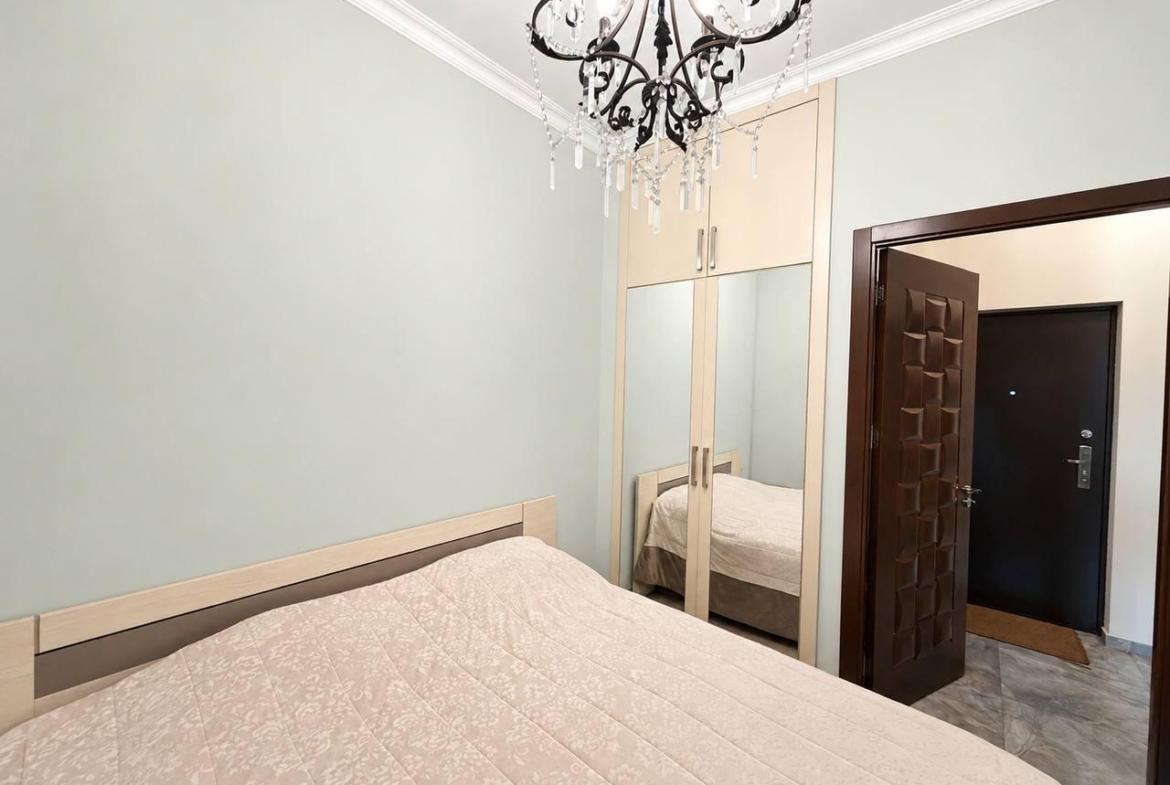 Two room apartment on Rustaveli avenue, Bern