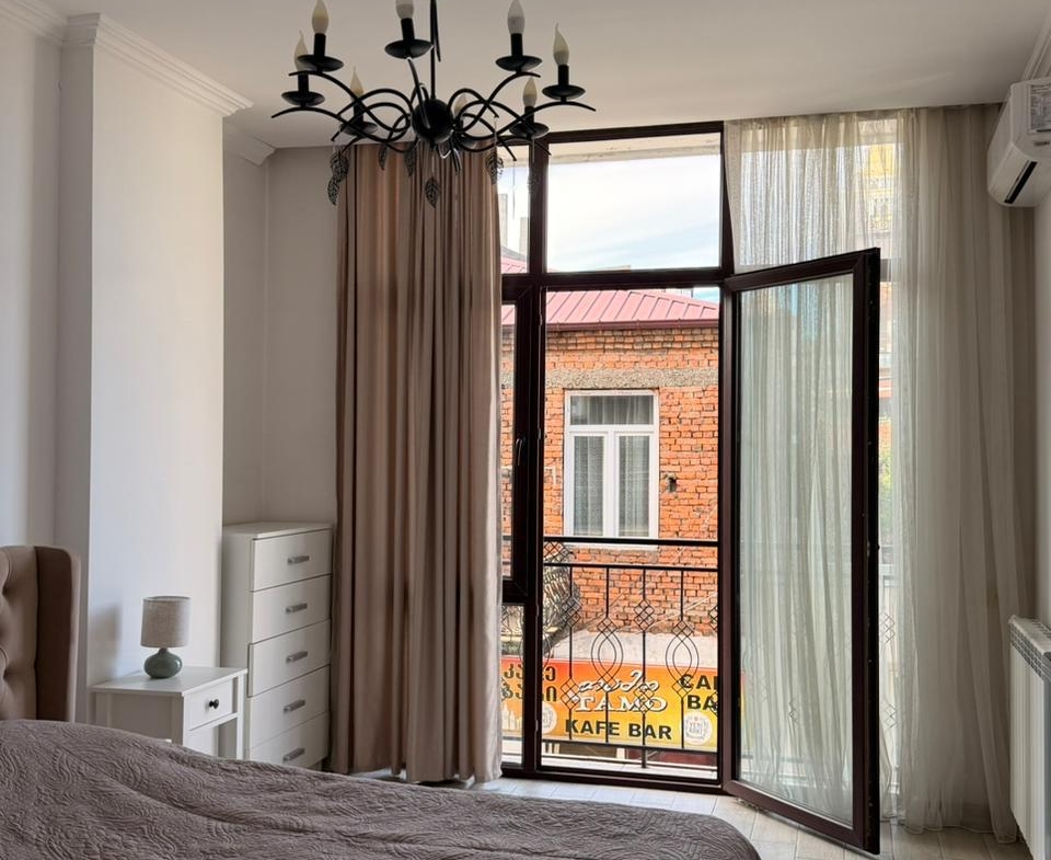 Three room apartment on Zubalashvili street