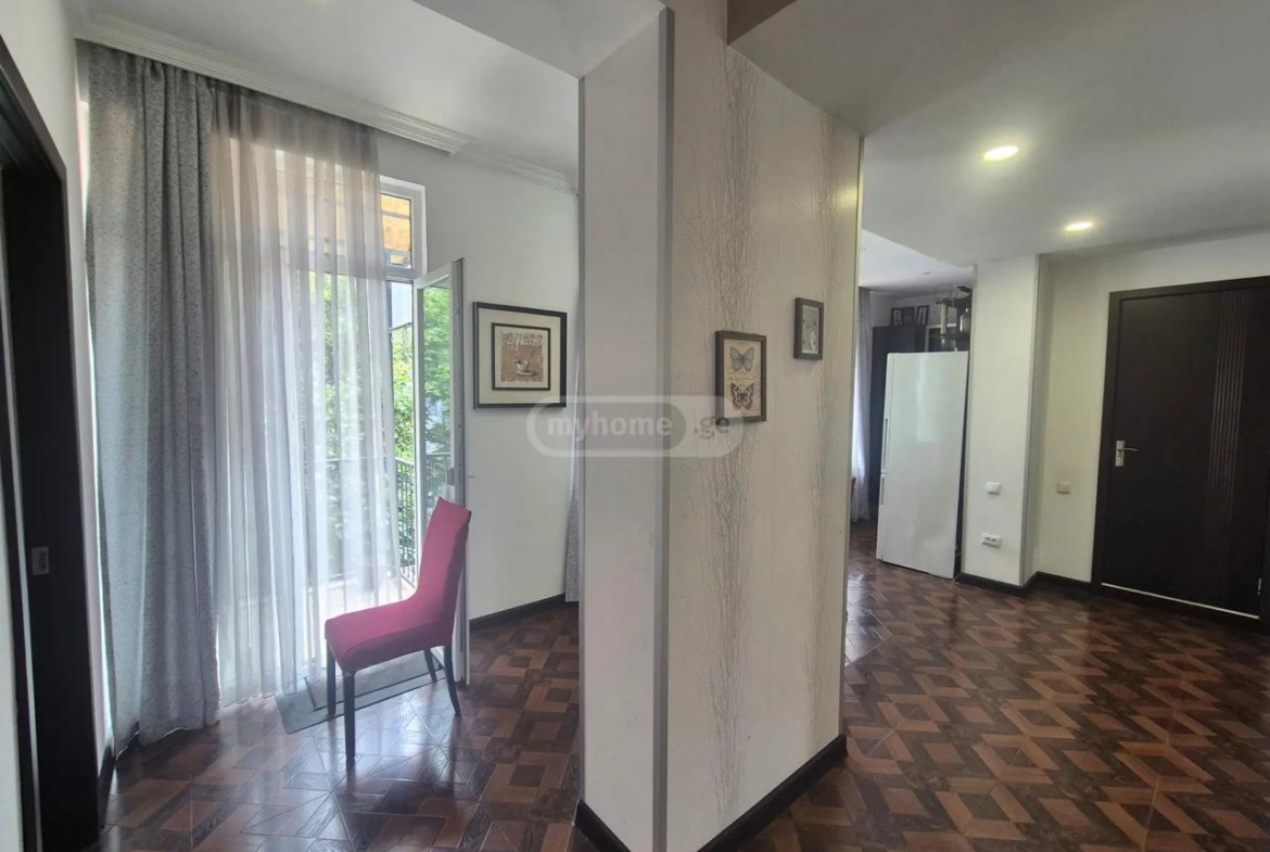 Three room apartment on Jordania street