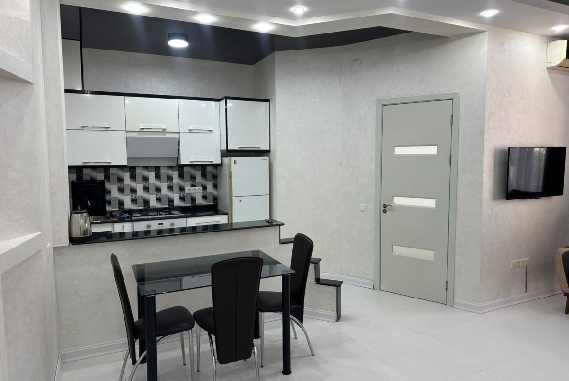 Two room apartment in Old part of Batumi, Chavchavadze street