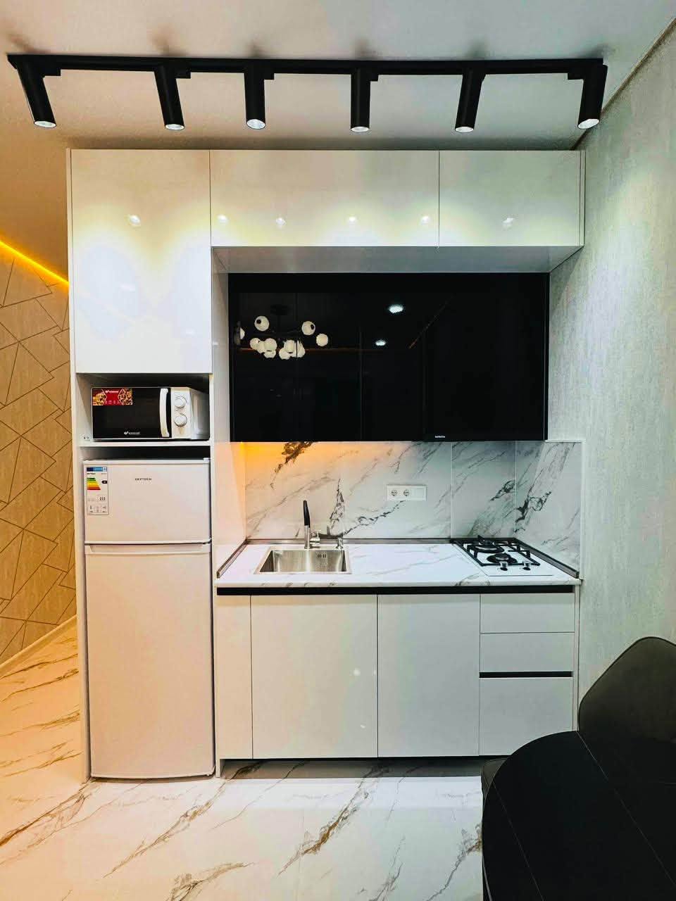 787074055_1016783488086056_1242210049825891264_n Studio for sale in Komunna Tower