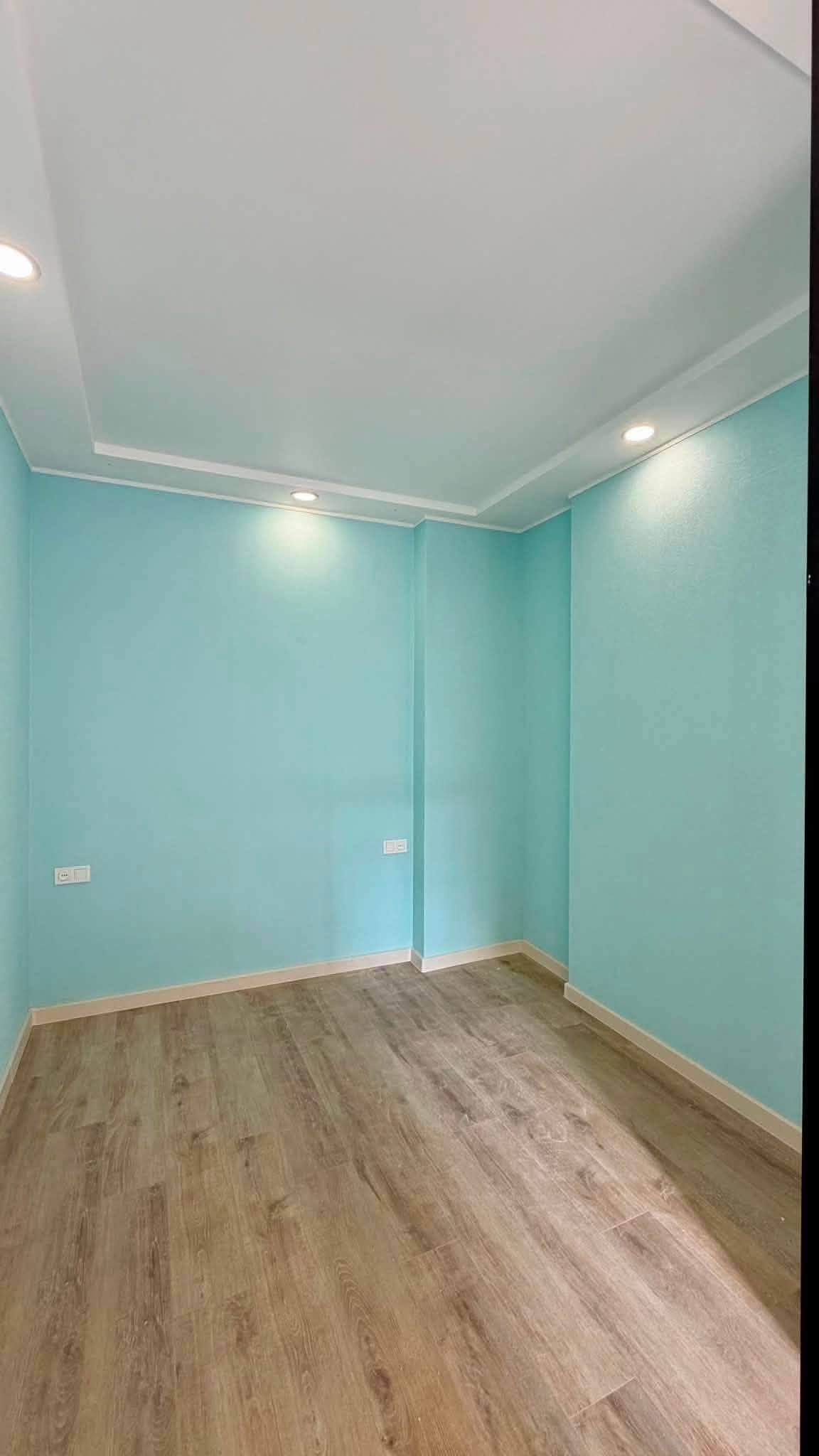 789250667_1016790398085365_8035740211424299602_n Three room apartment for sale in old part of Batumi