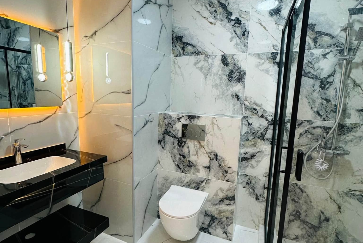 Studio for sale in Komunna Tower