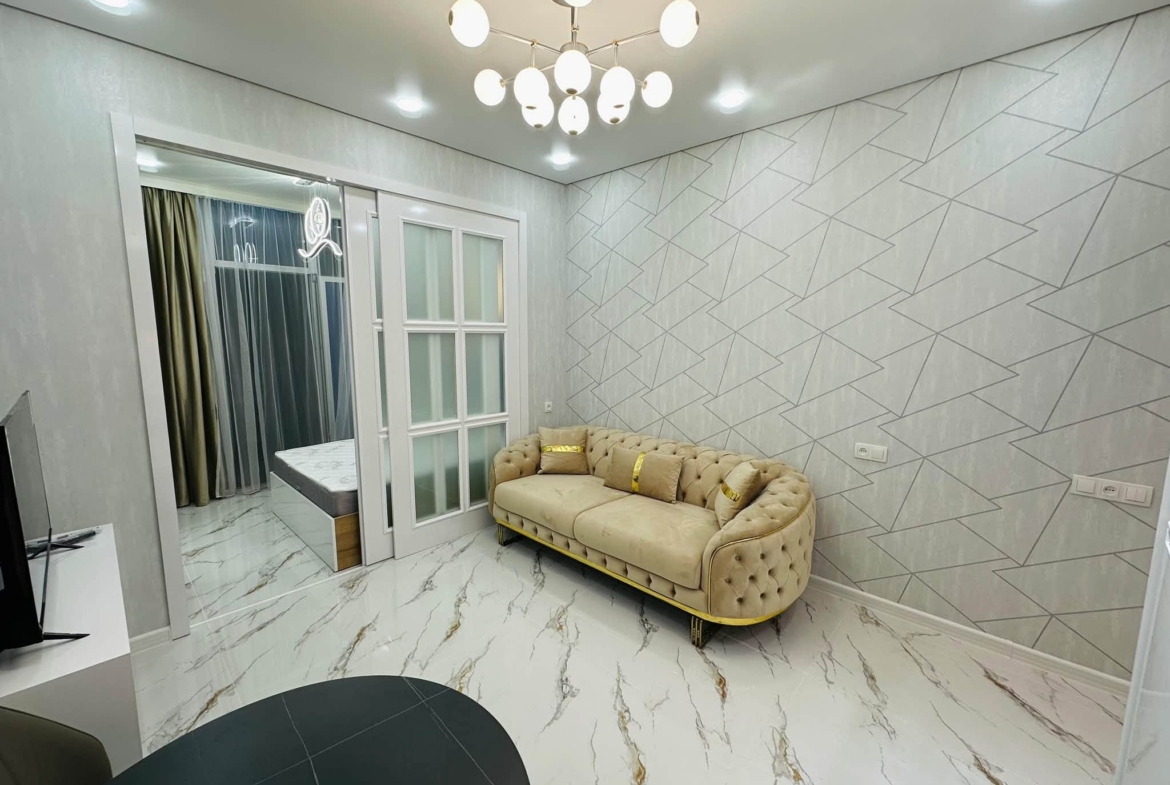 Studio for sale in Komunna Tower