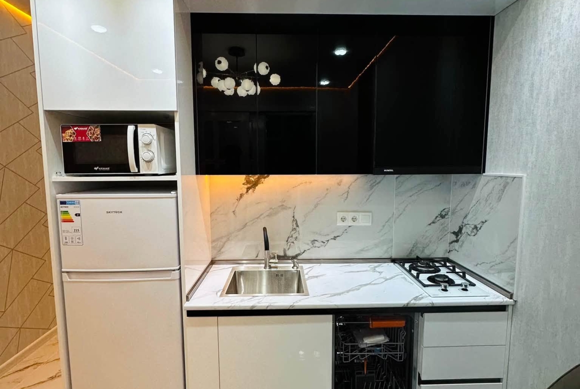 Studio for sale in Komunna Tower