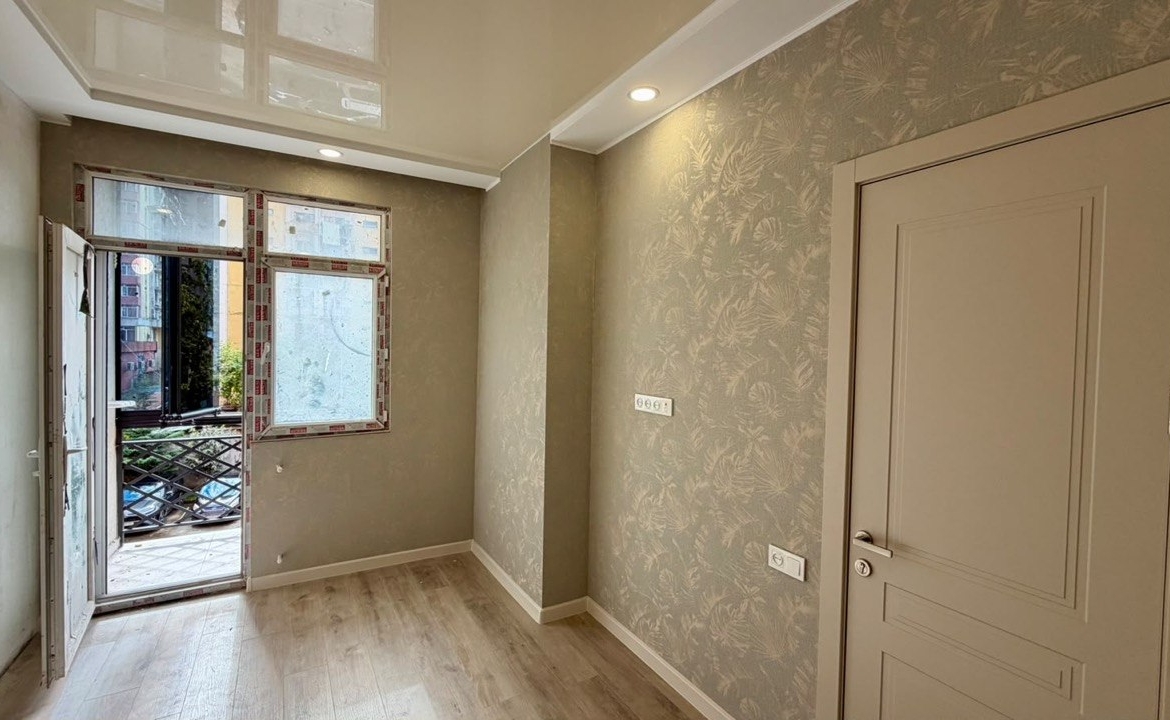 Three room apartment for sale in old part of Batumi