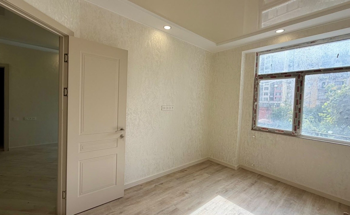 Three room apartment for sale in old part of Batumi